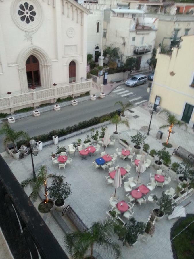 Appartamento Di Pregio In Piazza Durante Letojanni Taormina Exteriér fotografie