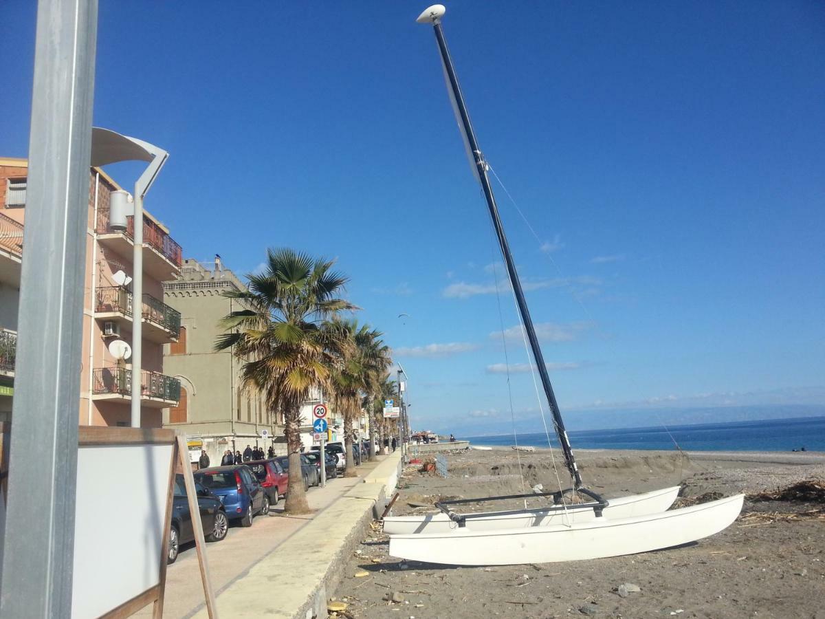 Appartamento Di Pregio In Piazza Durante Letojanni Taormina Exteriér fotografie